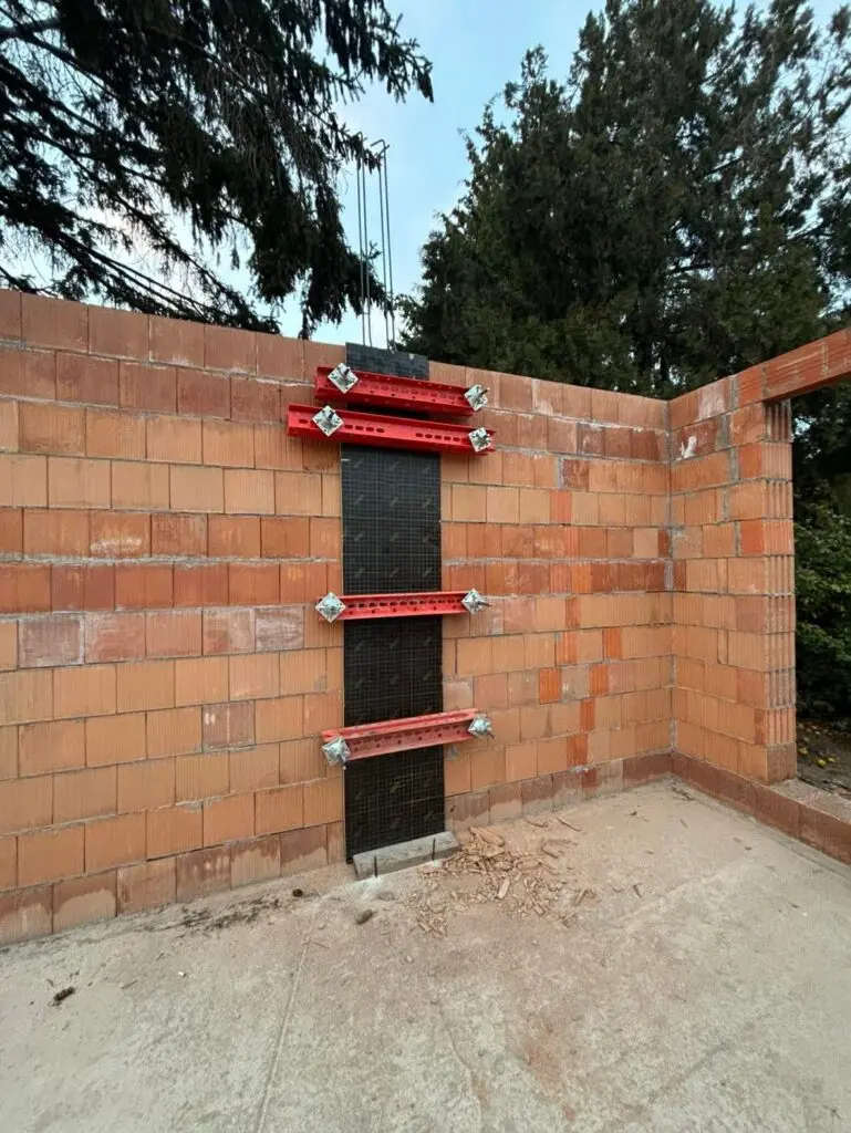 Zsaluzás 8